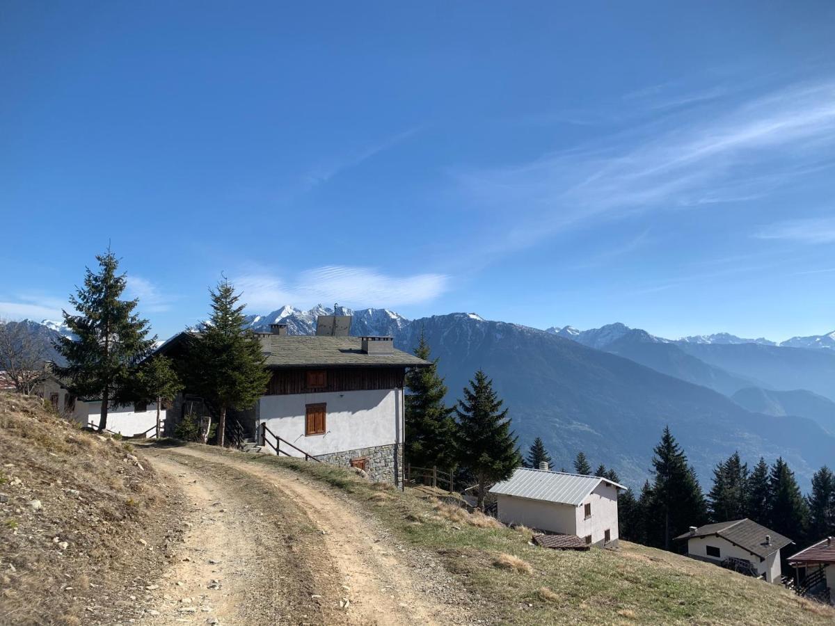 Chalet Baita Delle Favole Di Rosarita Berbenno di Valtellina Bagian luar foto